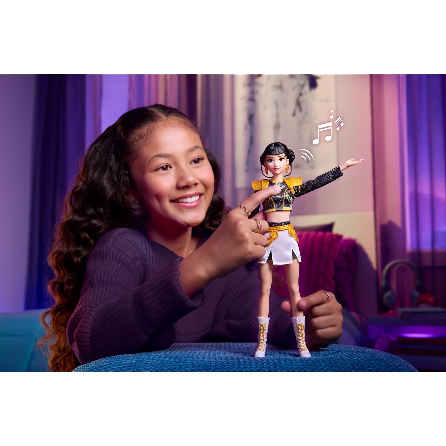 Zoey Muñeca Cantante "Golden" - K-Pop Demon Hunters